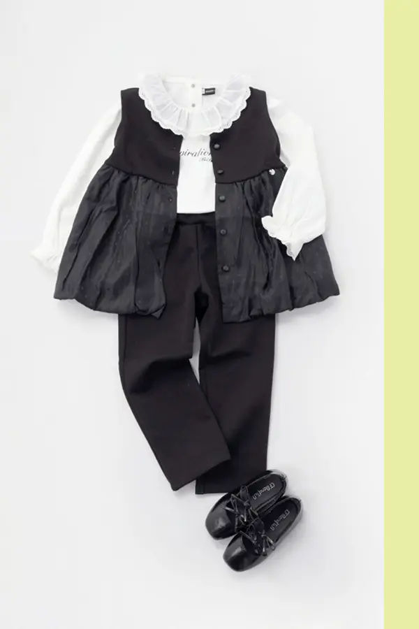 フリル襟トレーナー×ジレセットアップの女の子コーディネート