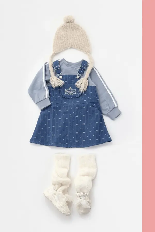 デニムジャンスカ×スウェット×ニット小物の女の子コーディネート