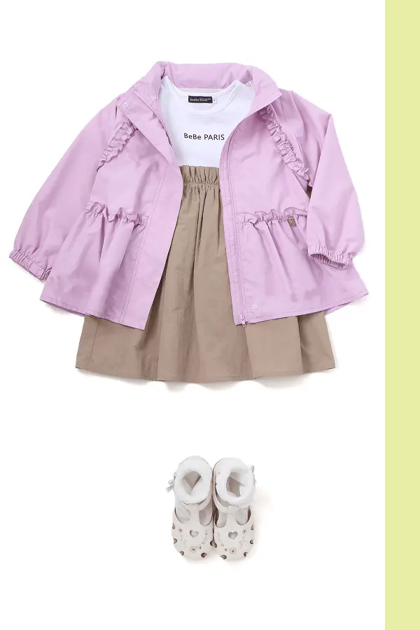 ピンクジャケット×ワンピースの女の子コーディネート