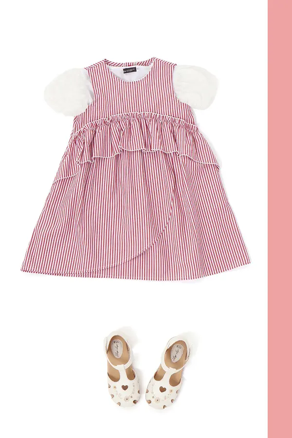 ストライプワンピ×ふんわり袖Tシャツの女の子コーディネート