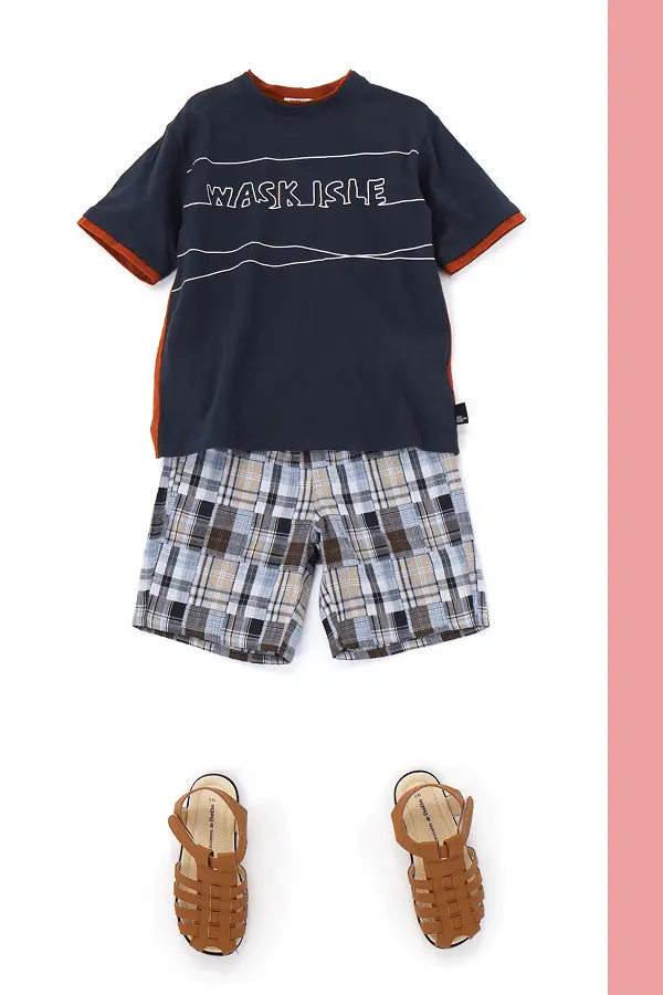 メッシュシャツ×ワッペンT×ラインパンツの男の子コーディネート