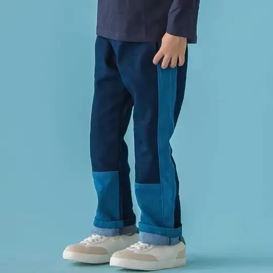 配色切り替え ストレッチデニムパンツの着用イメージ画像