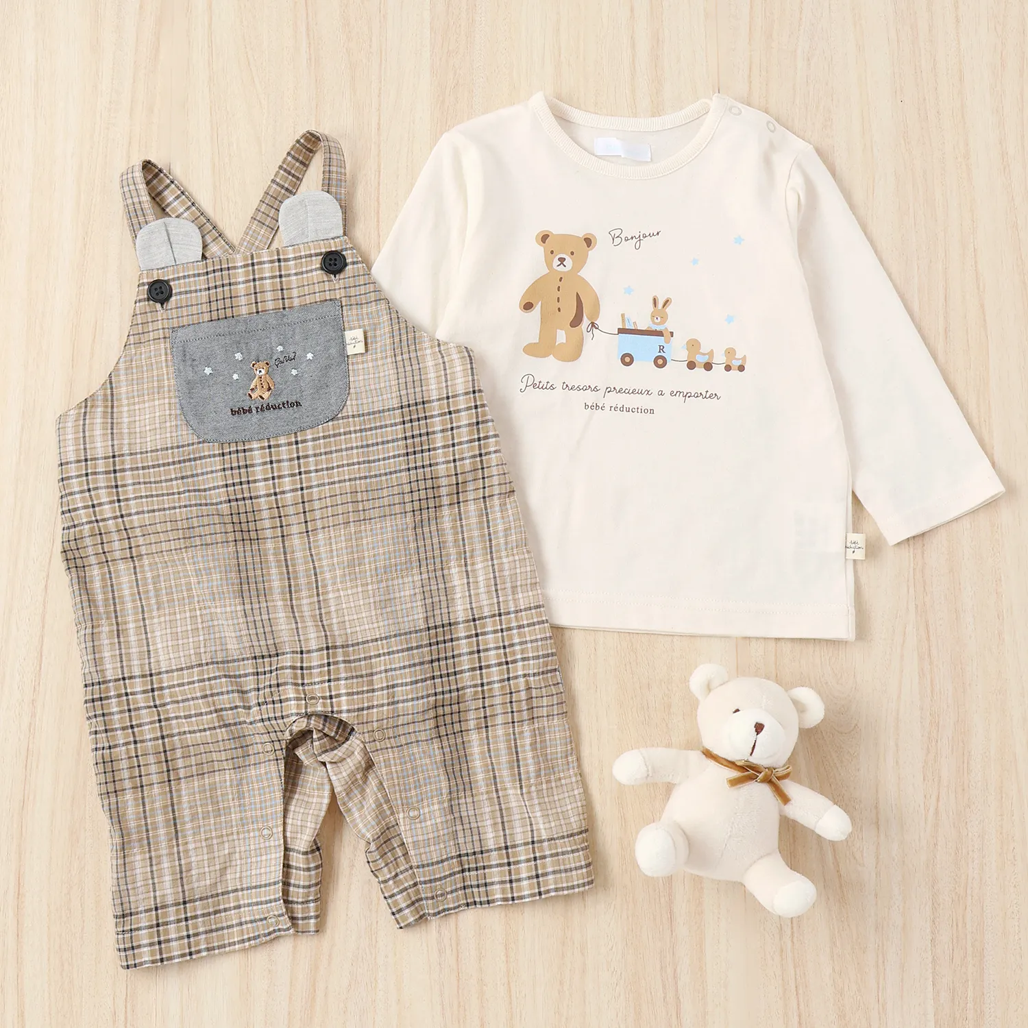 予算15,000円～25,000円：オーガニックコットンのサロペット＆Tシャツと、くまのぬいぐるみラトルのナチュラルなギフトセット