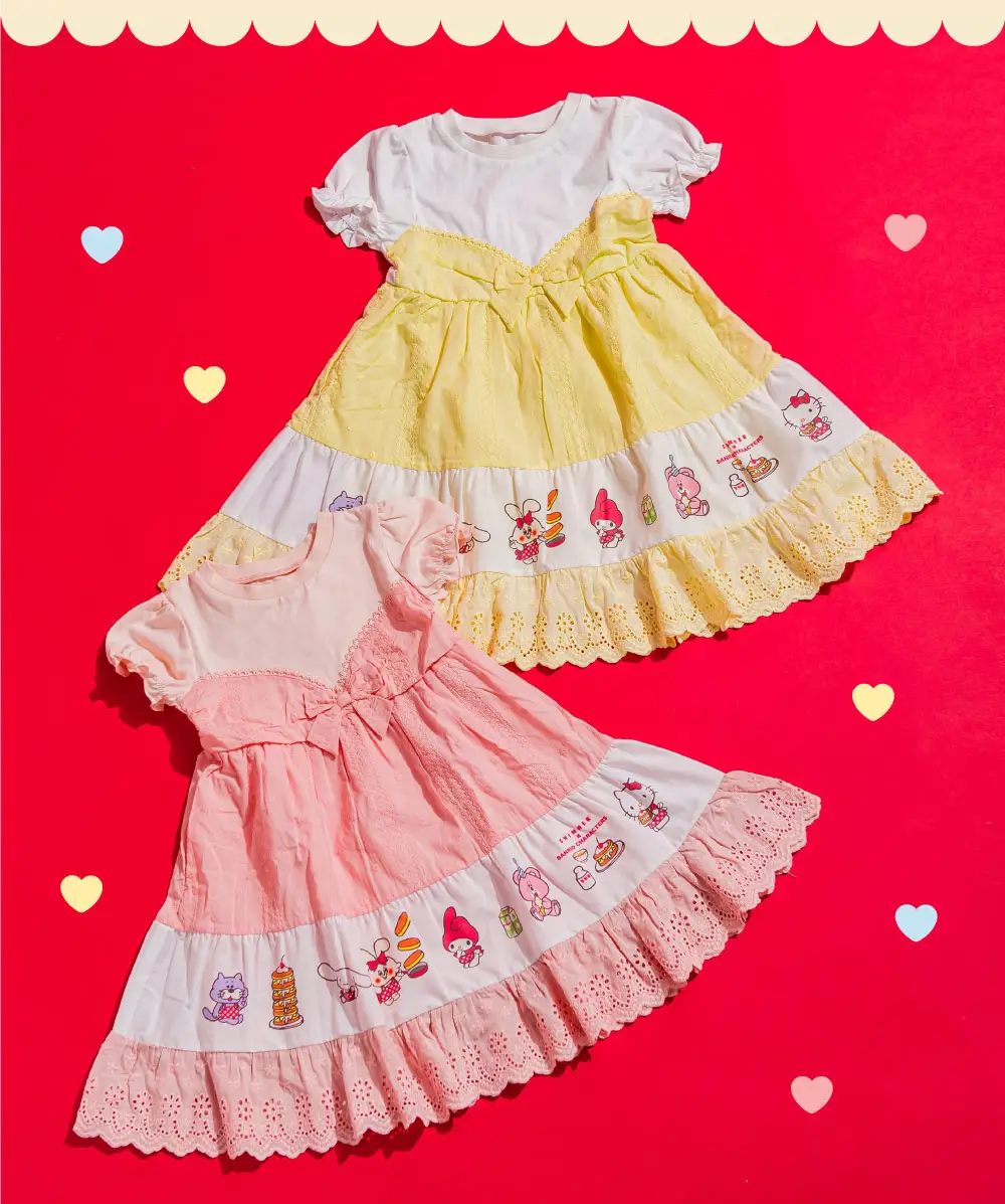 ドッキングワンピース 裾のキャラクタープリント詳細（ハローキティ・マイメロディ・ポチャッコ他）