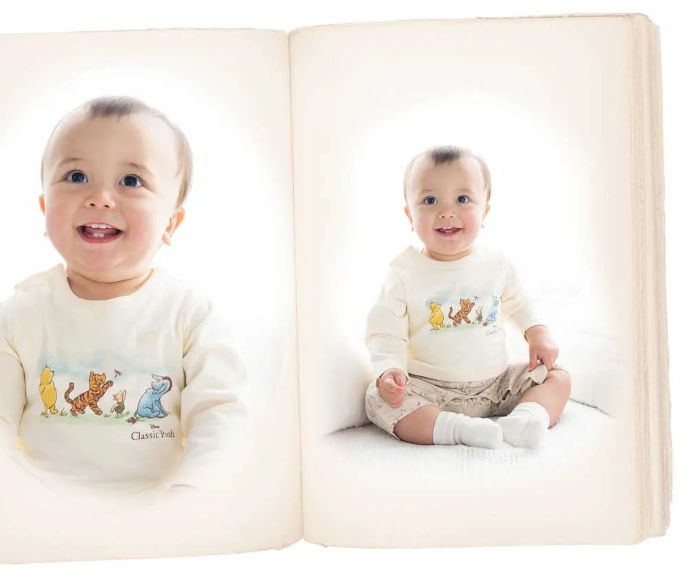 SLAP SLIP×クラシックプー：ドッキングカバーオールを着用した赤ちゃんのコーディネート