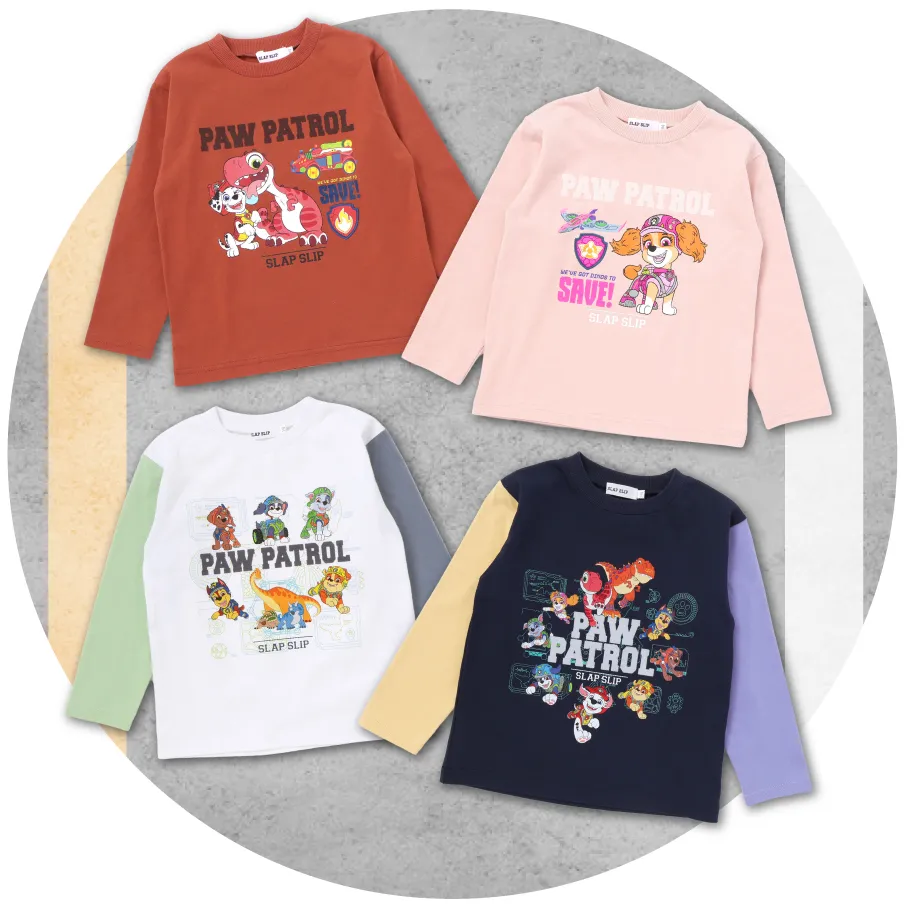 プリント長袖Tシャツのロゴ・細部詳細
