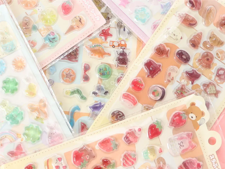 シール帳への貼り付け例：ぷっくり盛り上がるカチカチシールの質感イメージ