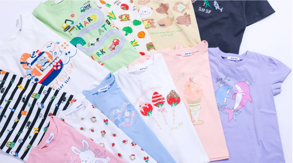 バリエーション豊かな夏用スララクTシャツのモデル着用イメージ