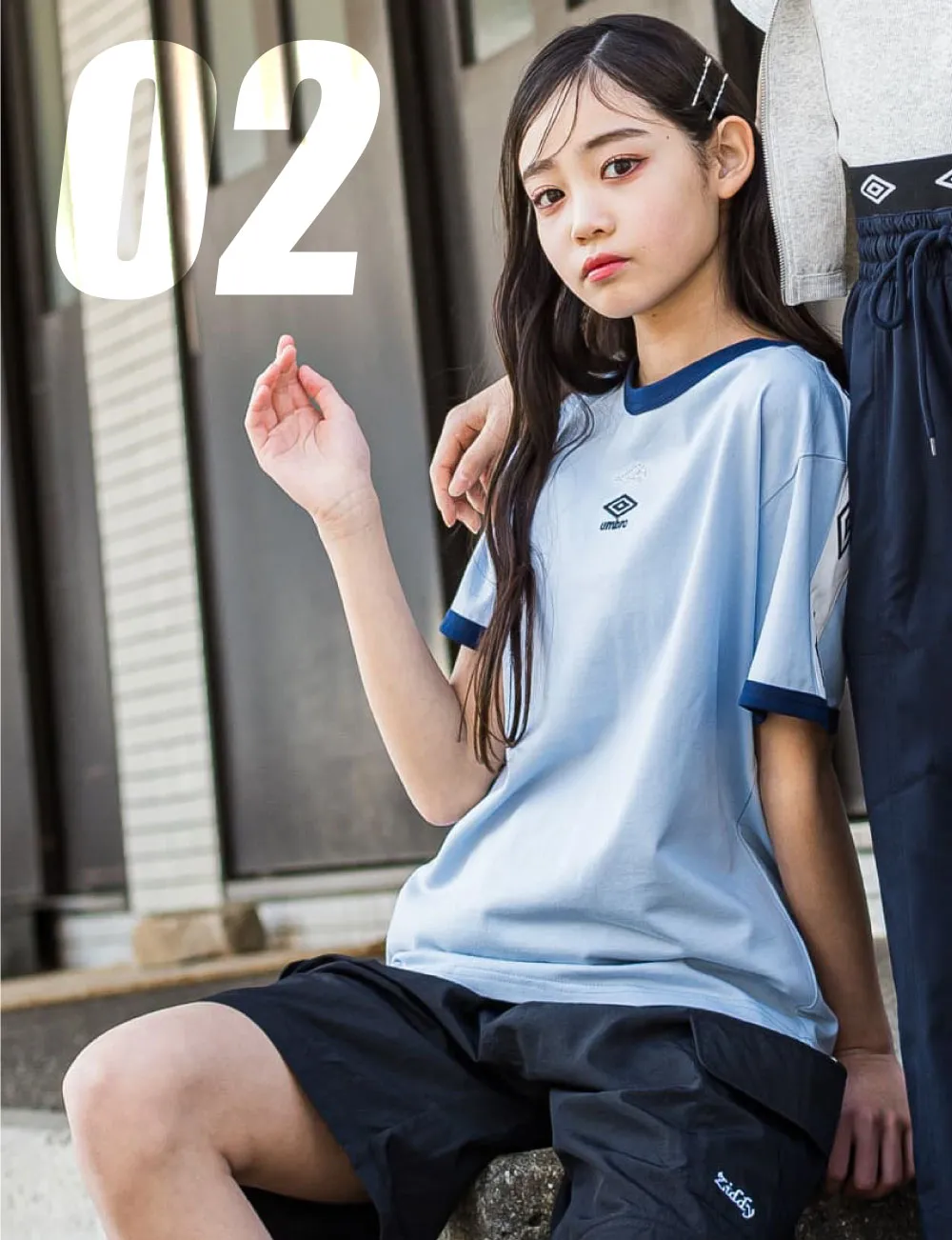 アンブロ×ZIDDY スポーティな配色リンガーTシャツの着用コーディネート