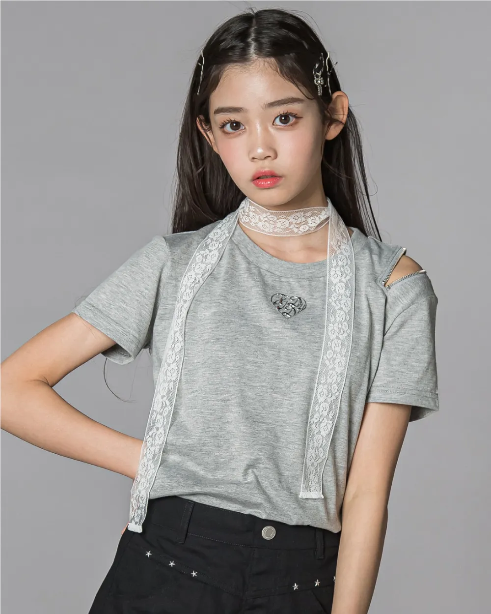 ZIDDY レースストール付き肩あきTシャツの韓国風Y2Kギャルファッション