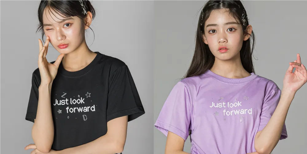 ZIDDY ピクセルロゴTシャツのサイドドロスト(紐調節)部分のアップ